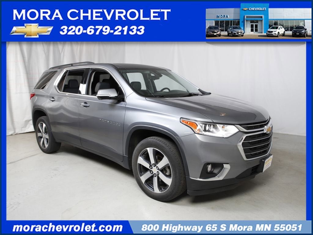 2020 Chevrolet Traverse LT Leather in Satin Steel Metallic — front three-quarter view